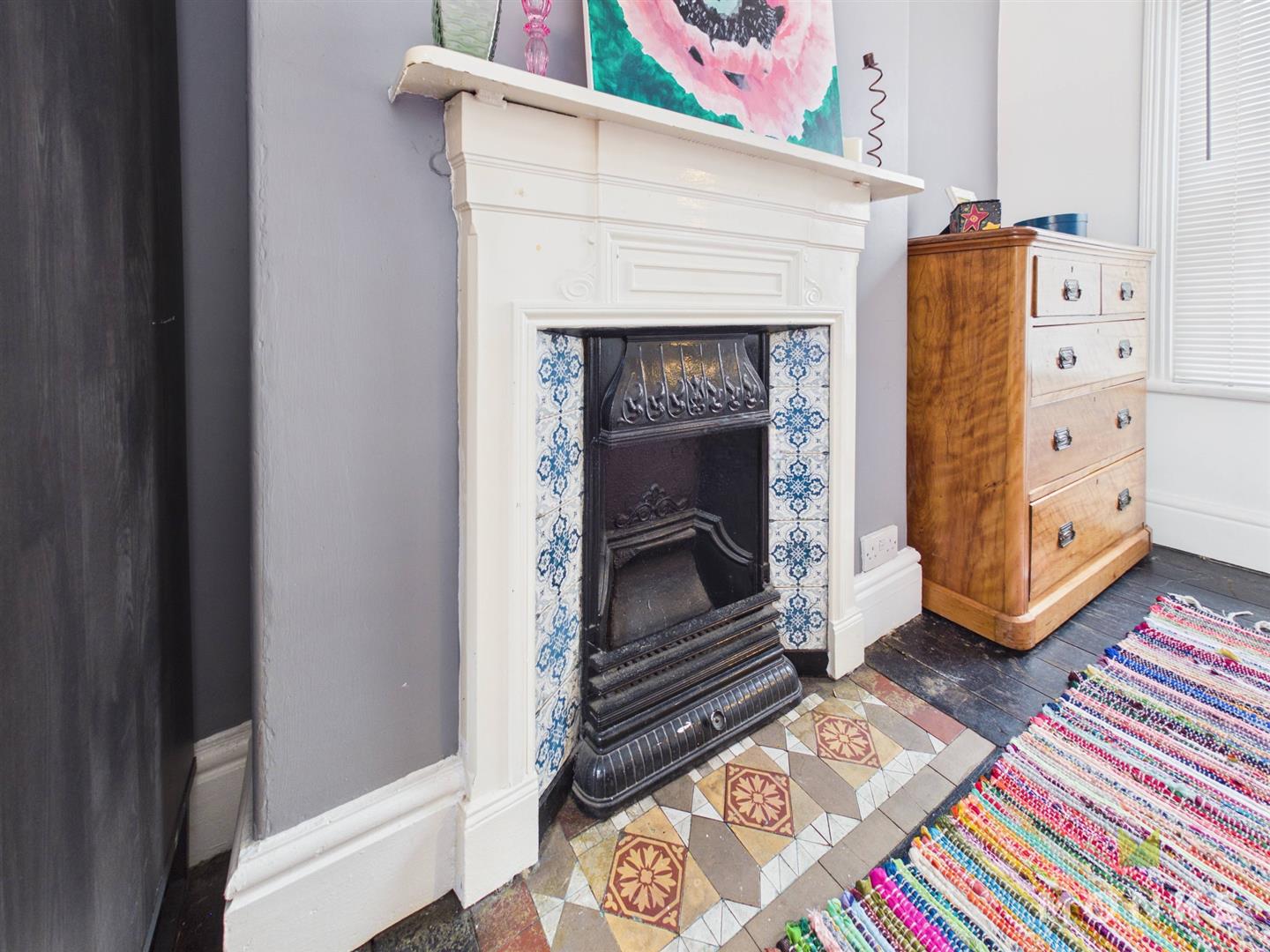 8 Holbache Road, Oswestry, SY11 1RP For Sale